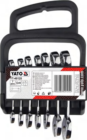 Stubby ratchet combination wrench set